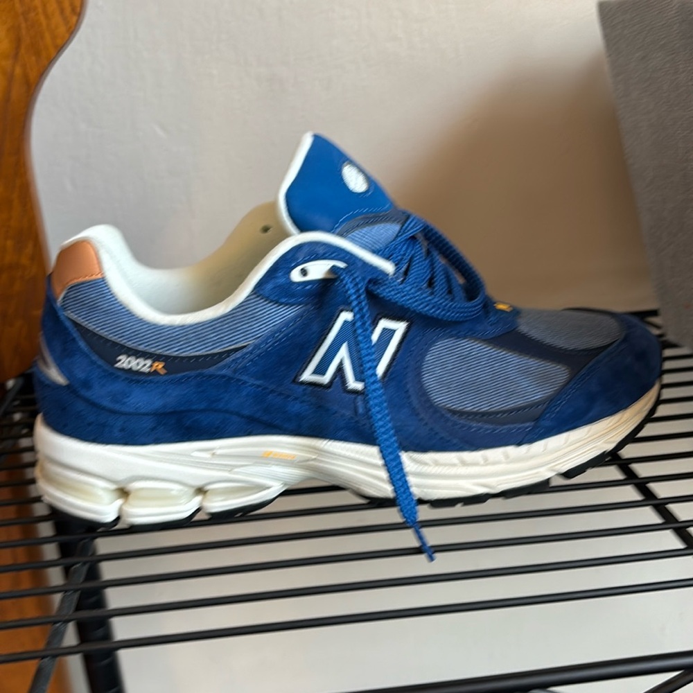NEW BALANCE M2002REA